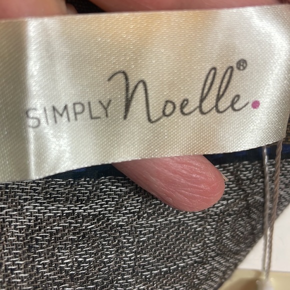 Simply Novelle Women’s Scarf, Color; diff. greys, black, blue’s, diff. brown’s - Picture 10 of 16